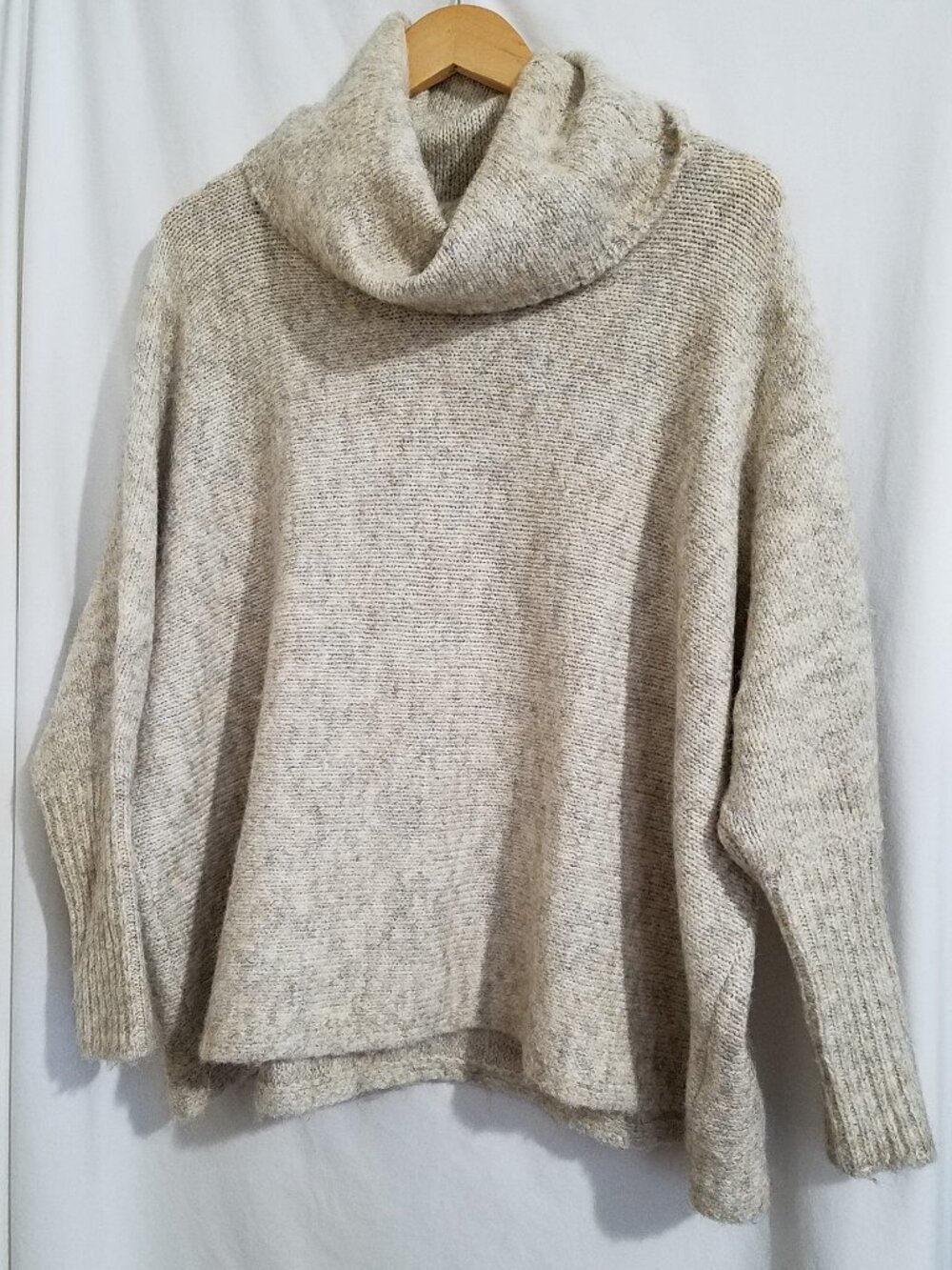 Jessica Simpson Cowl Neck Batwing Sleeve Sweater XS Cream Wool Blend